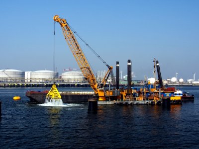Grab dredgers Kahmari 2 on Calandkanaal