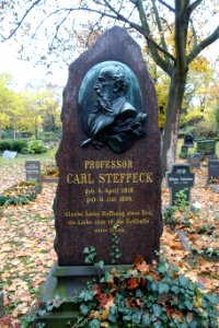 Grave of Carl Steffeck - Franzosischer Friedhof, Berlin - DSC00238
