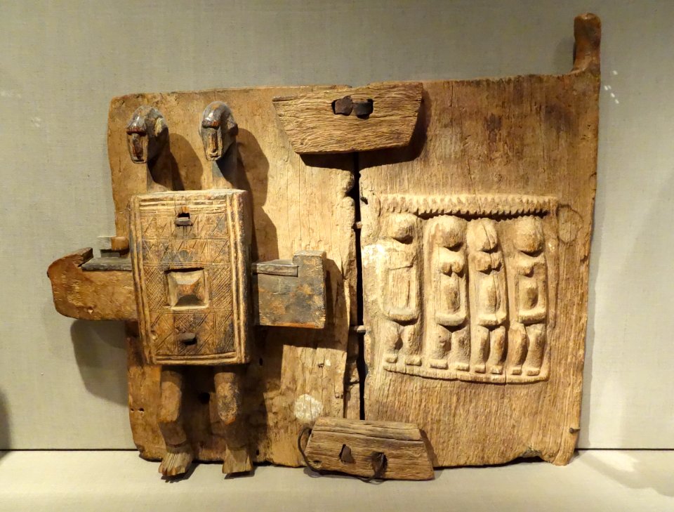 Granary shutter, Mali, Dogon people, early 20th century, wood, metal - De Young Museum - DSC01103