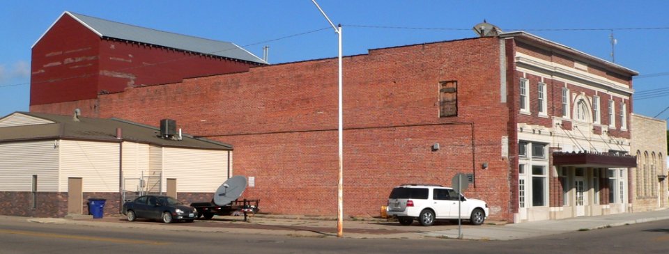 Grand Theatre (Norfolk, Nebraska) from SE 3