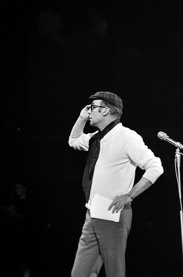 Grand Gala du Disque in RAI. Wim Sonneveld tijdens repetitie voor TV 2x, Bestanddeelnr 921-1399