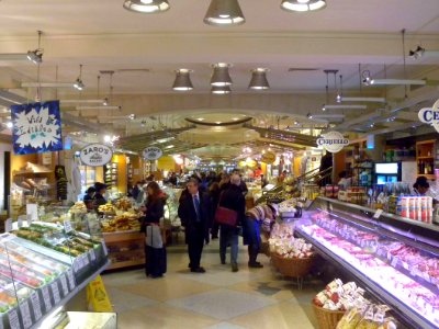 Grand Central Mart Lex Av food corridor jeh