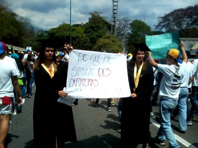 Graduates protesting Venezuela 2014