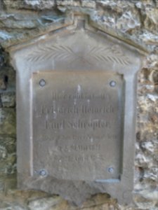 Grabstein an der Kirche in Auerstedt 7