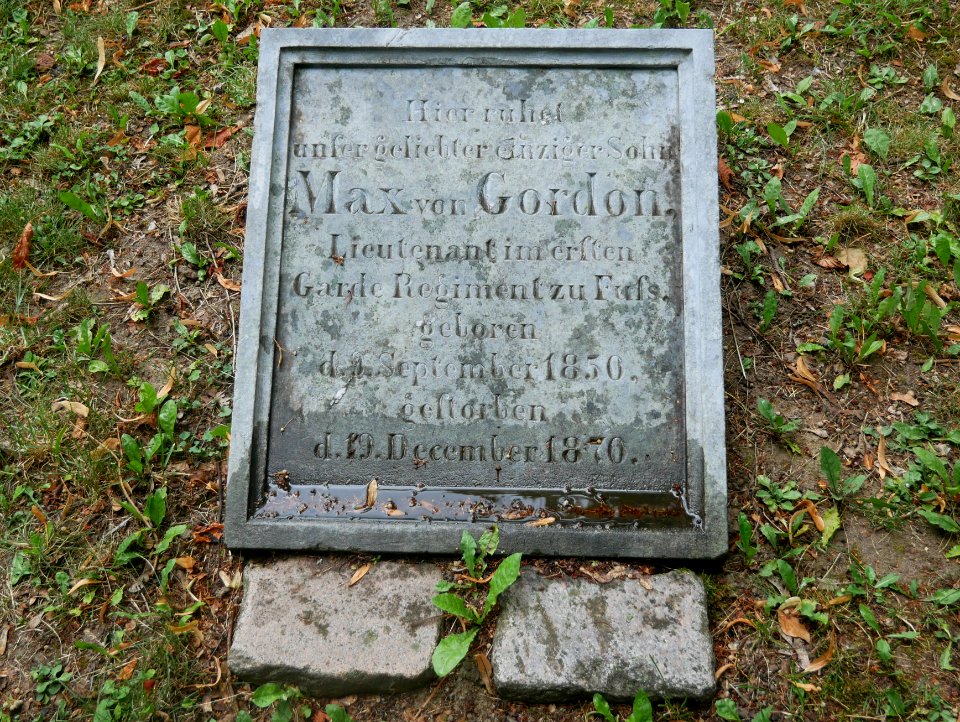 Grabstein Max von Gordon