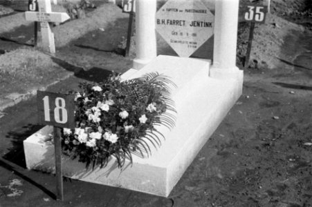 Graf van de kapitein der Marechaussee, B.H. Farret Jentink geb. 19-9-1911, ges…, Bestanddeelnr 4443