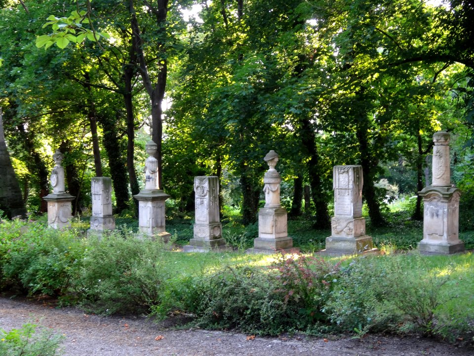 Grabsteine in Nöda