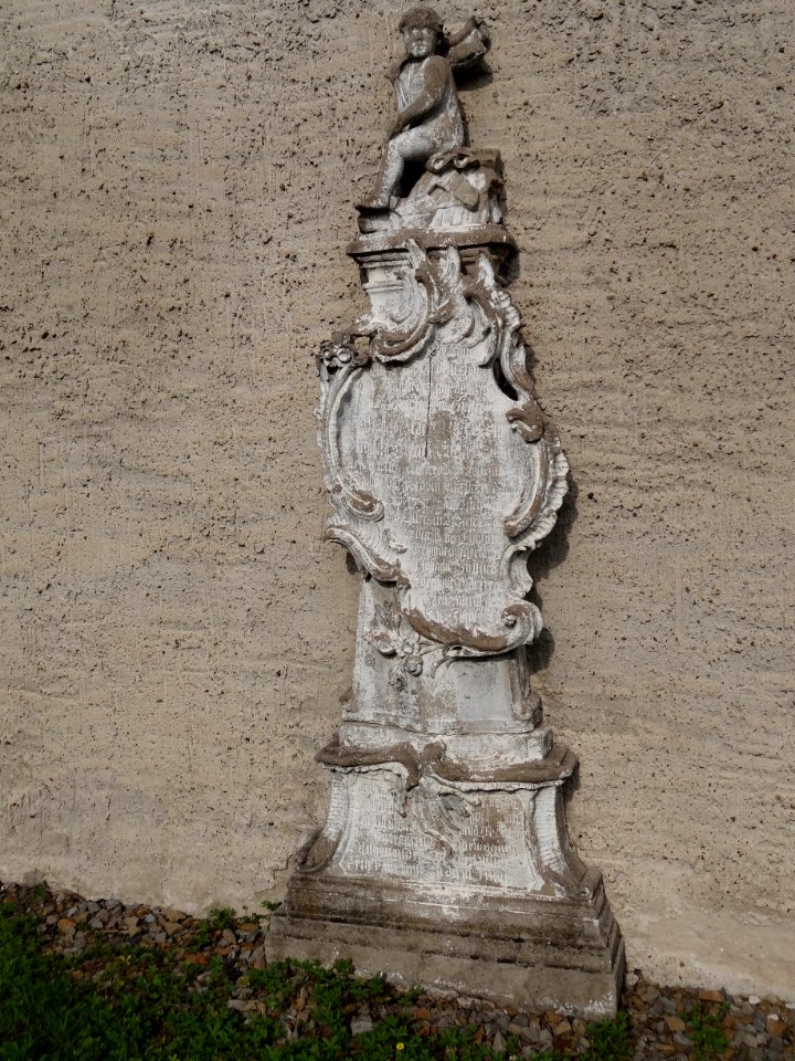 Grabstein an der Kirche in Breternitz, Kaulsdorf 4