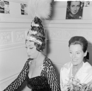 Grand Gala du Disque in Concertgebouw. Uitreiking Edisons. Josephine Baker en Li, Bestanddeelnr 916-9676