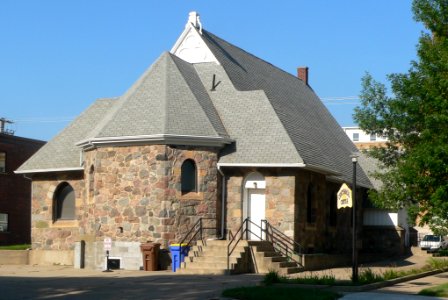 Grace Episcopal Church, Huron, SD, from NE 1