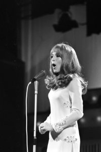 Grand Gala du Disque in RAI Amsterdam. Liesbeth List tijdens optreden, Bestanddeelnr 923-3038