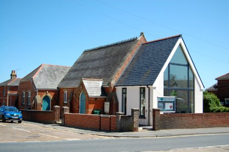 Grace Church IoW, 79 Marlborough Road, Ryde (June 2017) (4)