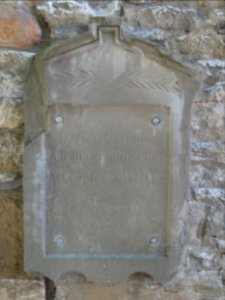 Grabstein an der Kirche in Auerstedt 6