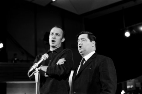 Grand Gala du Disque in de RAI. Wim Sonneveld en Willy Alberti, Bestanddeelnr 921-1455