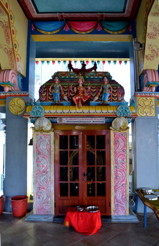 Grand Baie, Vadapazhanee Murugan Kovil, interieur (2)