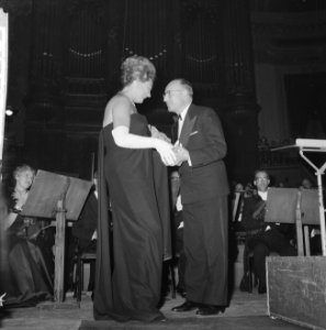 Grand Gala du Disque , Renata Tebaldi neemt Edison in ontvangst, Bestanddeelnr 914-3538