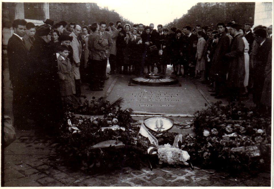 Graf onbekende soldaat, Parijs 1959