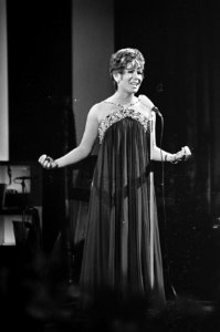 Grand Gala du Disque . Vikki Carr, Bestanddeelnr 921-1496