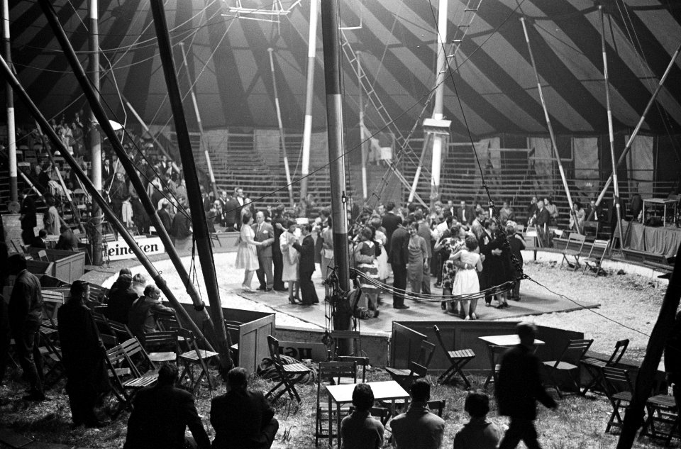 Grand Gala des Artistes , Piste Bal, Bestanddeelnr 914-1408