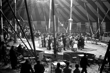 Grand Gala des Artistes , Piste Bal, Bestanddeelnr 914-1408