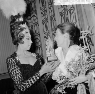 Grand Gala du Disque in Concertgebouw. Uitreiking Edisons. Josephine Baker en Li, Bestanddeelnr 916-9677