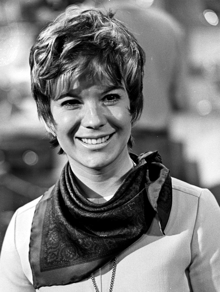 Grand Gala du Disque in de RAI. Vikki Carr tijdens repetitie, Bestanddeelnr 921-1452 (cropped)