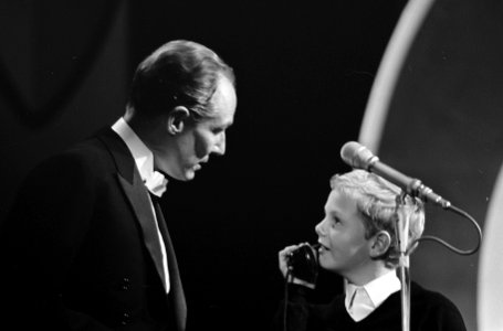 Grand Gala du Disque 1965 , Guus Oster en zoontje van Toon Hermans , Gaby, Bestanddeelnr 918-2591