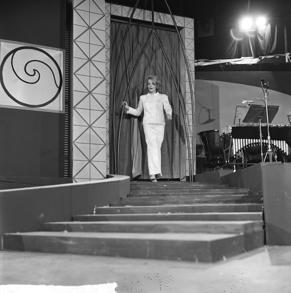 Grand Gala du Disque populier in Kurhaus te Scheveningen Marlene Dietrich, Bestanddeelnr 915-6290