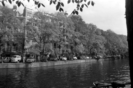 Grachten met en zonder woonboten, Amsterdam, Bestanddeelnr 924-9963