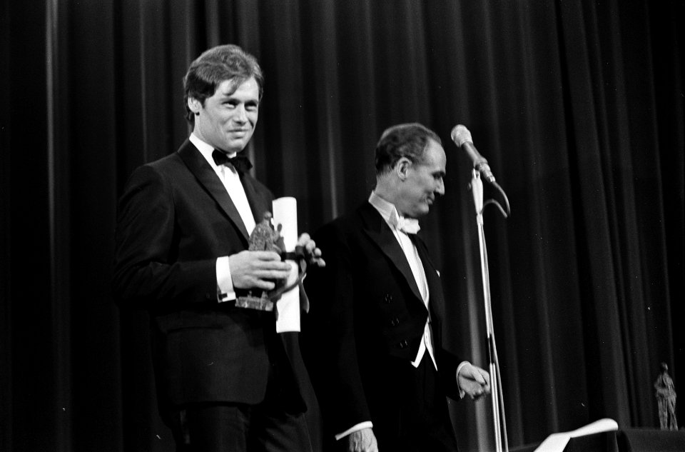 Grand Gala du Disque 1965 , Bob Bouber (met Edison) en Guus Oster, Bestanddeelnr 918-2589
