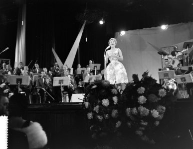Grand Gala Du Disque in Kurhaus. Siw Malmquist (Zweden), Bestanddeelnr 912-9927