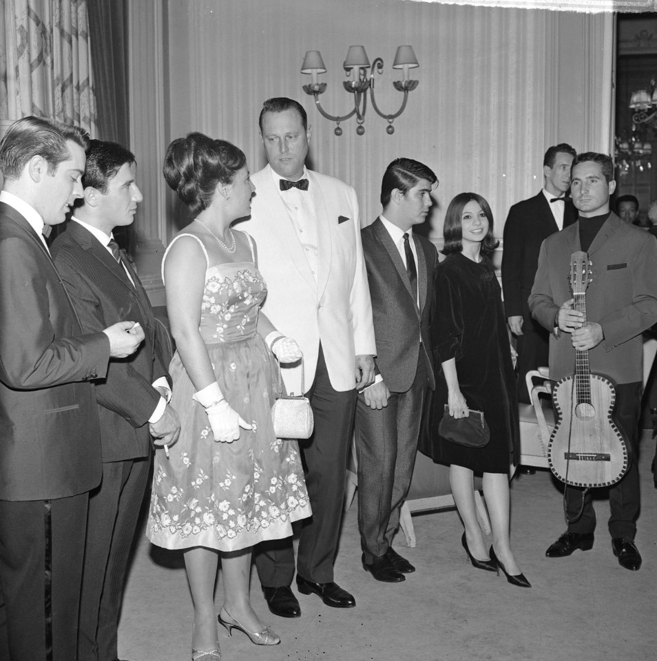 Grand Gala du Disque populier in Kurhaus te Scheveningen Ester Ofarim en echtgen, Bestanddeelnr 915-6280