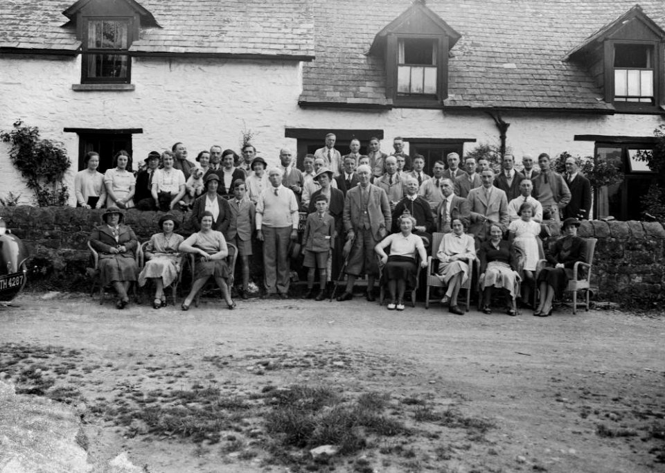 Group of gentlemen and women golfers, Builth Wells Golf Club (1293854)