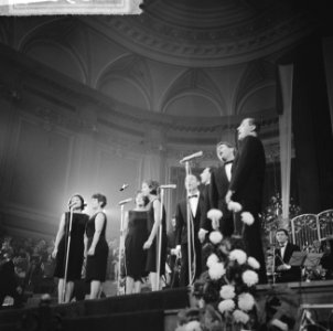 Grand Gala du Disque in Concertgebouw Uitreiking Edisons The Swingle Singers, Bestanddeelnr 916-9665