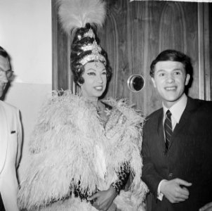 Grand Gala du Disque in Concertgebouw Uitreiking Edisons vlnr Lou van Rees, J, Bestanddeelnr 916-9672