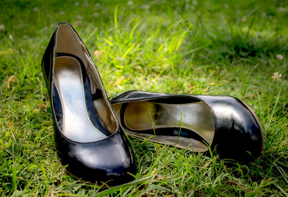 Out blades of grass green