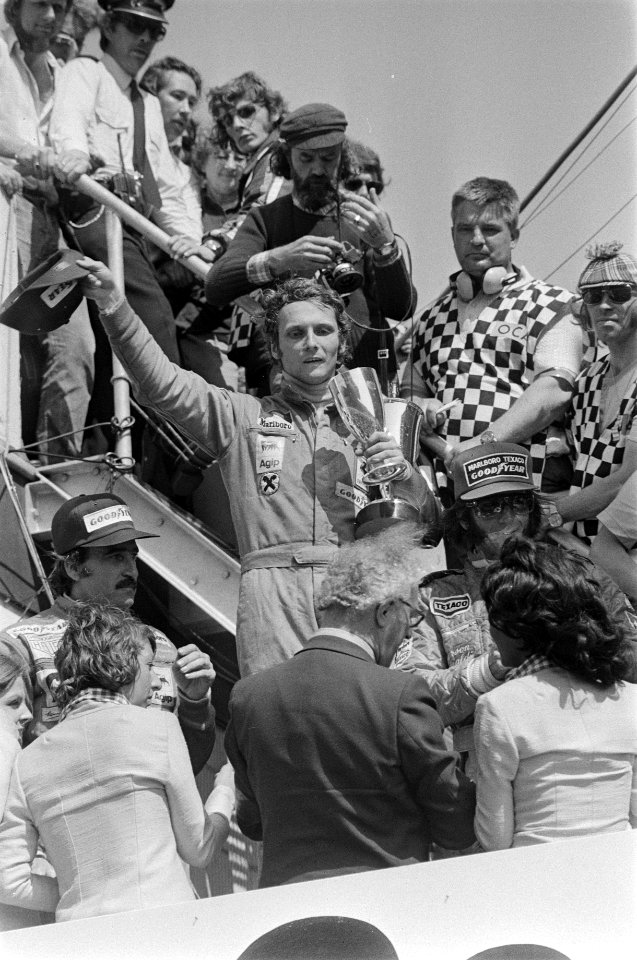 Grand Prix op Zandvoort, Niki Lauda (Oostenrijk) tijdens huldiging, Bestanddeelnr 927-2750