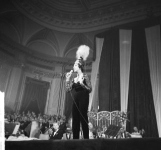 Grand Gala du Disque in Concertgebouw Uitreiking Edisons Josephine Baker, Bestanddeelnr 916-9679
