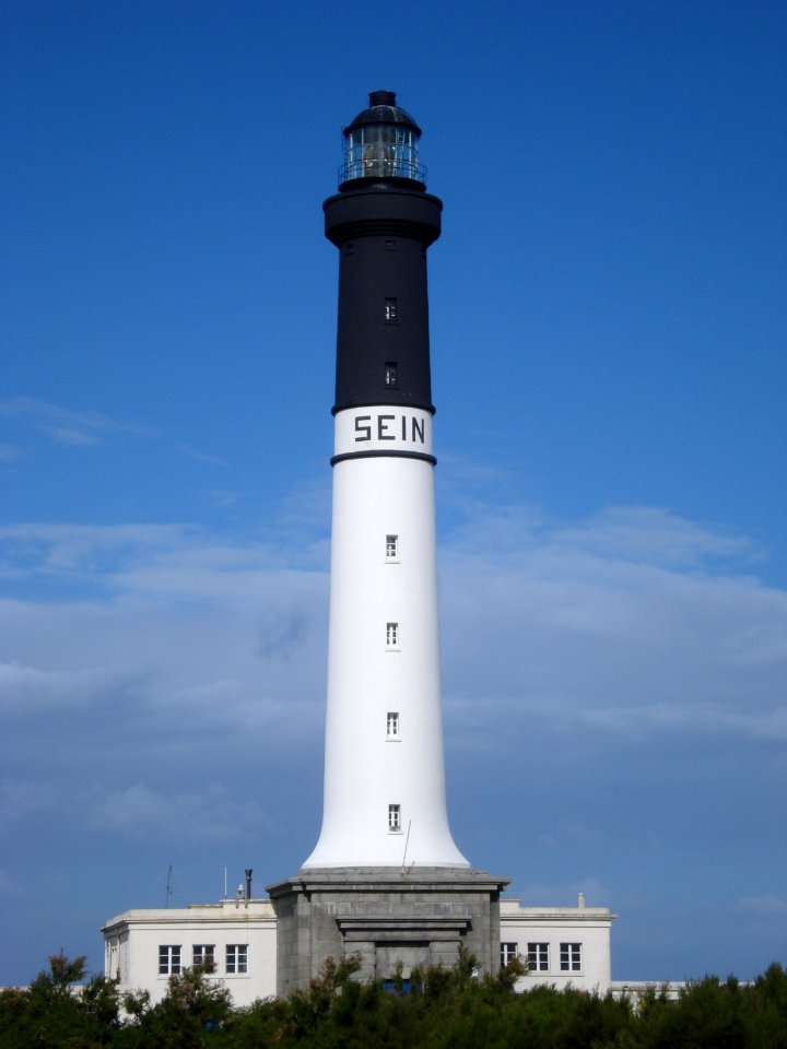 Grand phare de l'île de Sein 03