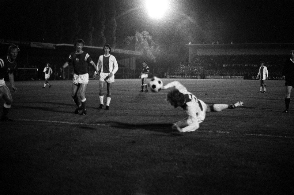 Groningen tegen Ajax 0-0, (avond), Bestanddeelnr 924-9269