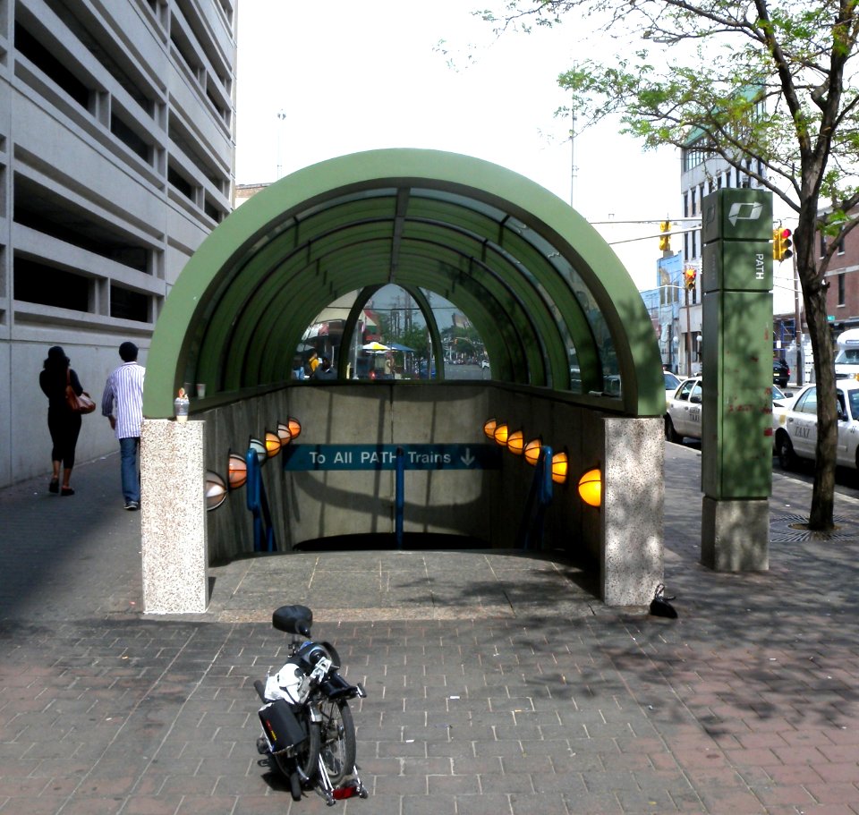 Grove PATH SW sta jeh