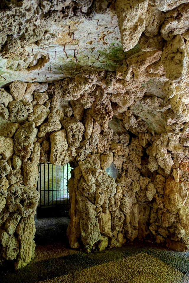 Grotto, Stowe - Buckinghamshire, England - DSC07327