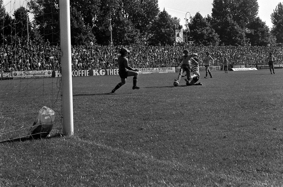 Groningen tegen Ajax 0-4, Haan scoort 0-1, Bestanddeelnr 926-6058