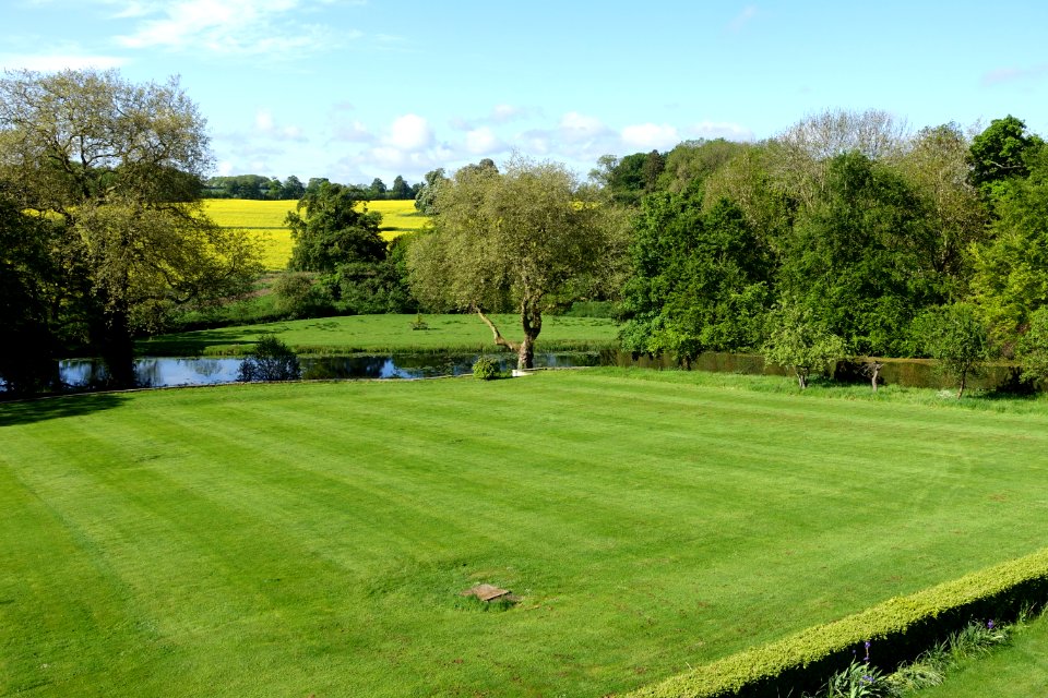 Grounds - Rushton Hall - Northamptonshire, England - DSC09342