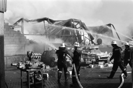Grote brand in bedrijf voor bevestigingsmaterialen te Tilburg Miljoenenschade, , Bestanddeelnr 931-0351