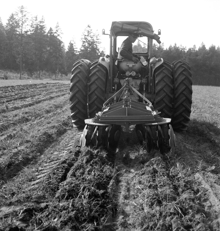 Grondbewerking, machines, werktuigen, Tractors, Bestanddeelnr 253-4507