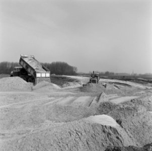 Grondwerkzaamheden Bulldozers Vrachtwagens, Bestanddeelnr 169-1276