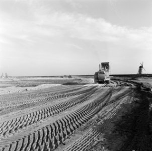 Grondwerkzaamheden, zand, machines, Bestanddeelnr 169-1246