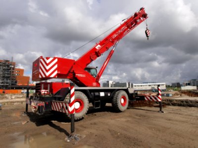 Grove RT600E Rough Terrain Crane p1