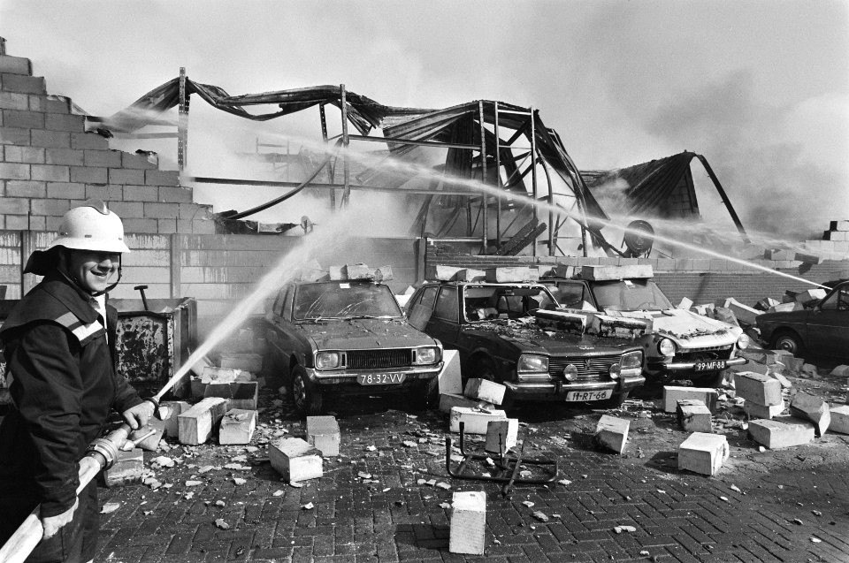Grote brand in bedrijf voor bevestigingsmaterialen te Tilburg Miljoenenschade, , Bestanddeelnr 931-0352
